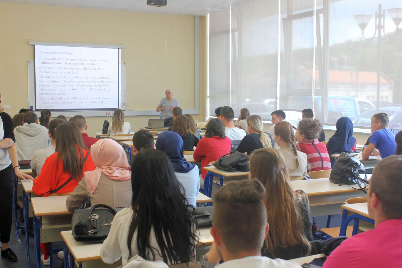 Drugi Dani Međunarodnih Predavanja Na Internacionalnom Univerzitetu Travnik