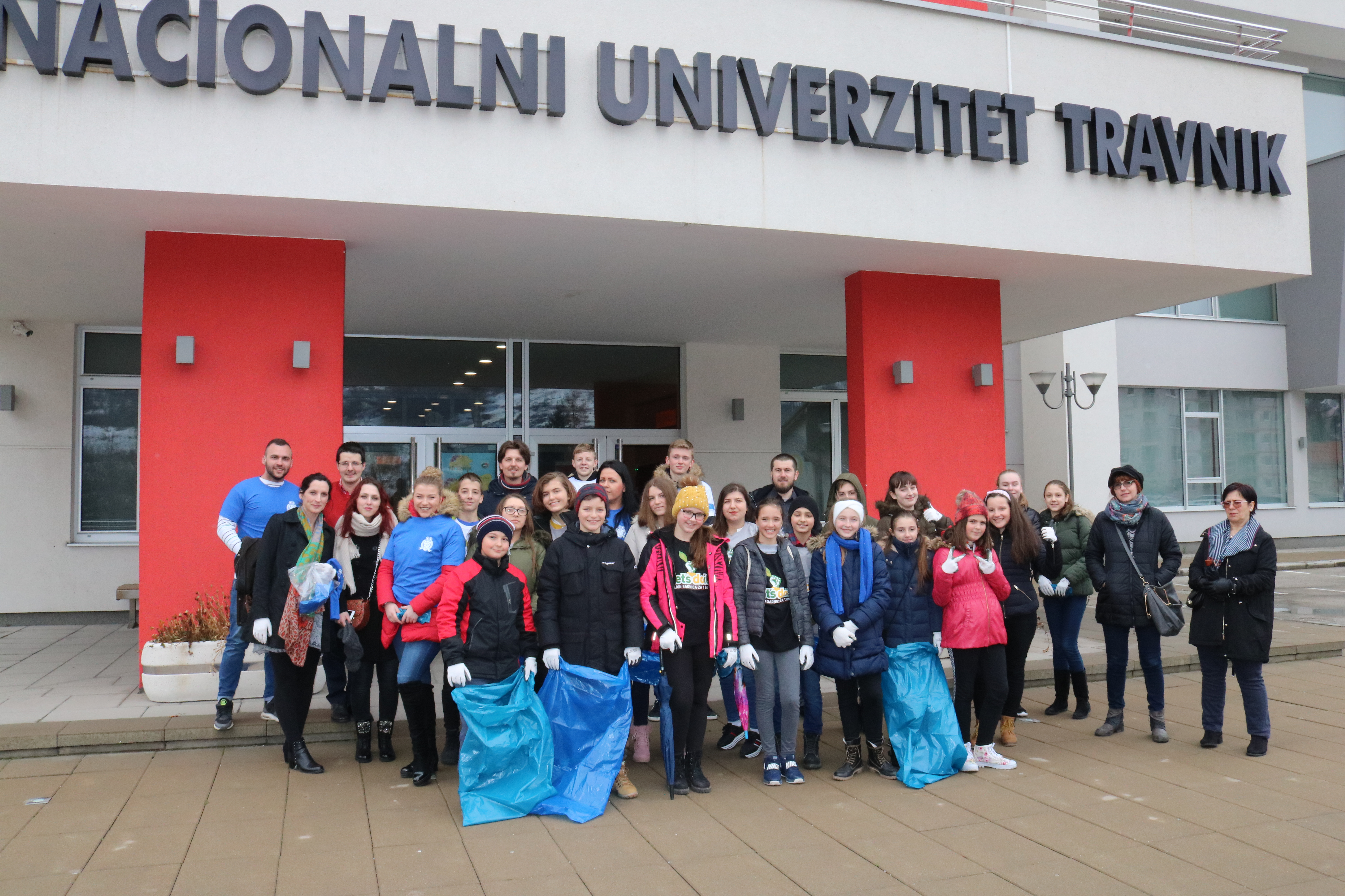 Zajednička Akcija čišćenja Studenata Ekološkog Fakulteta Travnik I Učenika OŠ Travnik