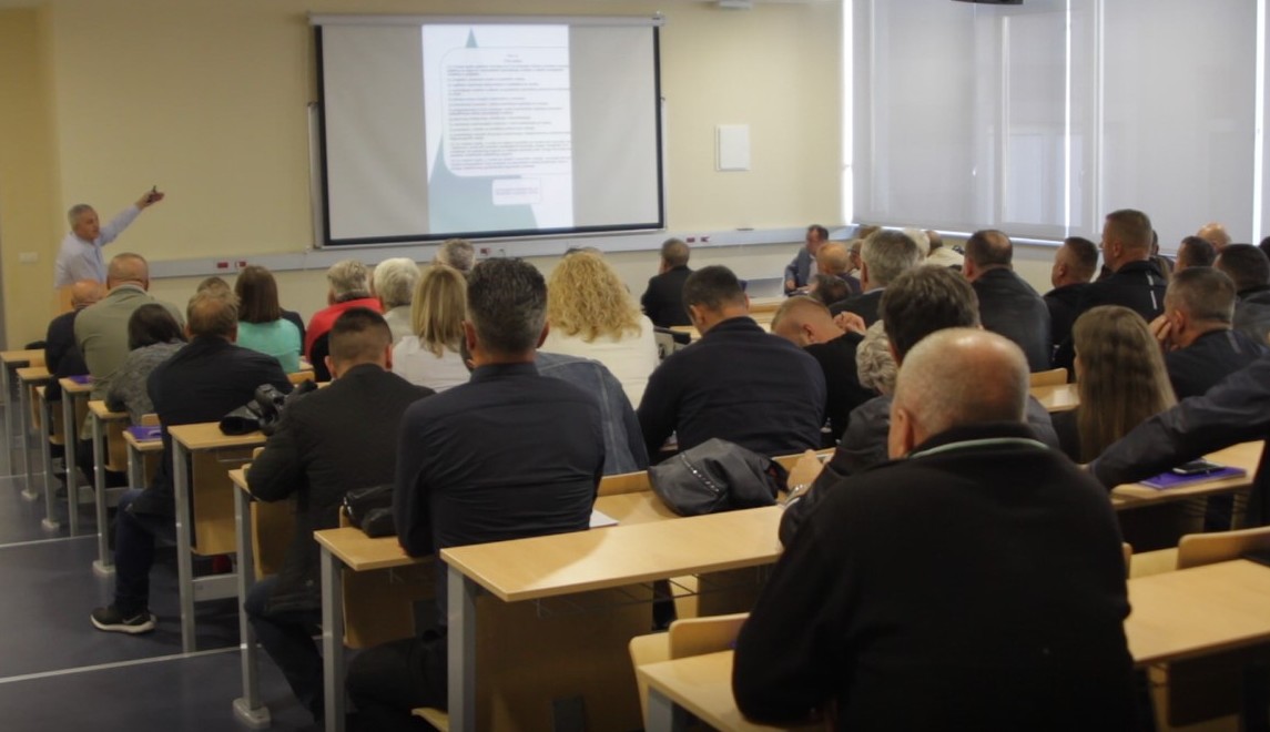 International University Travnik Organized A Professional Training Seminar For Driving Instructors And Licensed Examiners