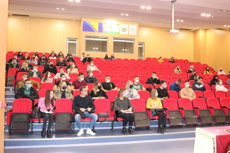 Na Internacionalnom Univerzitetu Travnik Održane Radionice U Sklopu 16 Dana Aktivizma