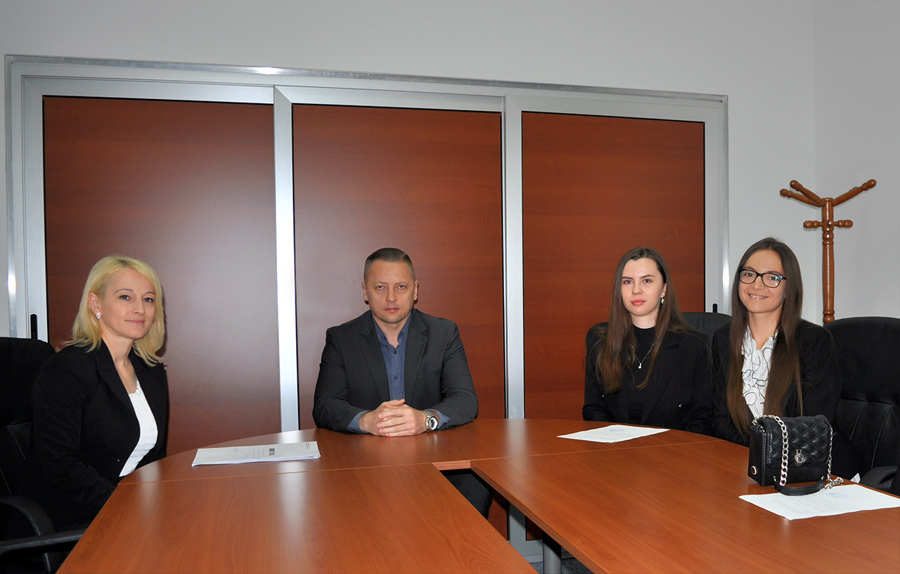 Studentice Pravnog Fakulteta Internacionalnog Univerziteta Travnik Uspješno Okončale Studentsku Praksu